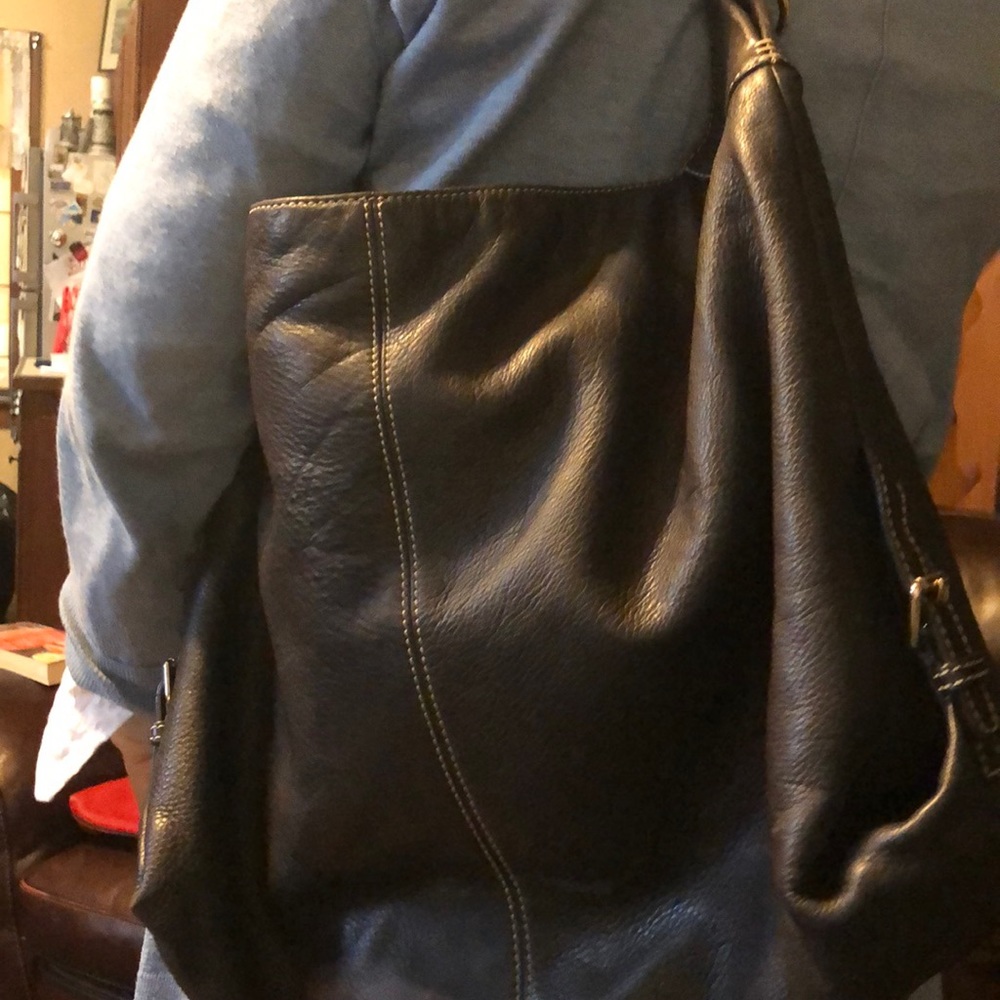 XL Dooney and Bourke Logo Lock Hobo 😍😍😍😍